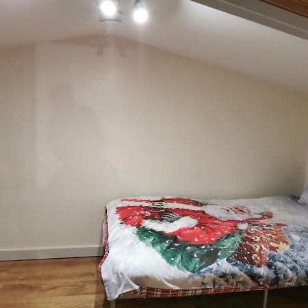 Palaz 1 - 2 Bedroom Garden Flat Edmonton Exterior photo